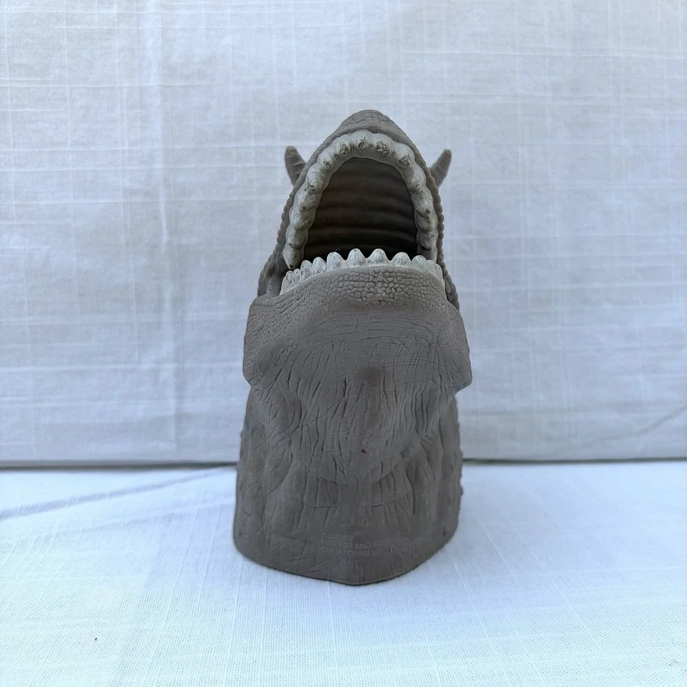 Disney Dinosaur  Carnotaurus Hand Puppet 2000 McDonalds Happy Meal Dino land USA